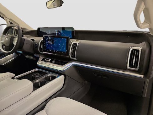 New 2025 Ford Expedition Platinum image 31