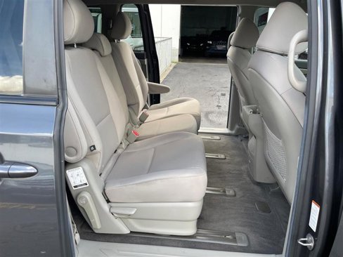 Used 2016 Kia Sedona LX w/ LX Convenience Package image 11