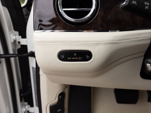 New 2025 Bentley Bentayga image 28