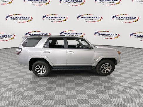 Used 2024 Toyota 4Runner TRD Off-Road image 9