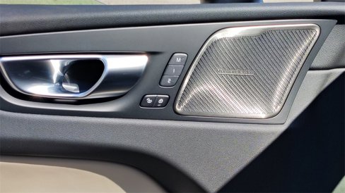 New 2026 Volvo XC60 B5 Plus w/ Climate Package image 9