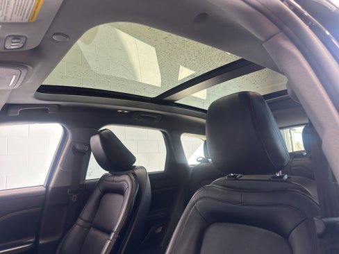 Used 2022 Lincoln Corsair Reserve image 35