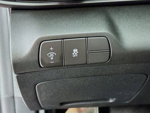 Certified 2025 Hyundai Elantra Sport image 10