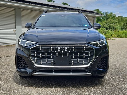 Used 2024 Audi Q8 Prestige image 10