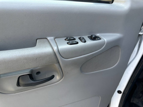 Used 2008 Ford E-250 and Econoline 250 image 17