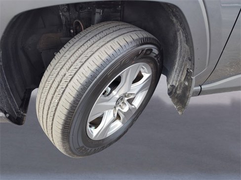 Used 2025 Toyota RAV4 XLE image 12
