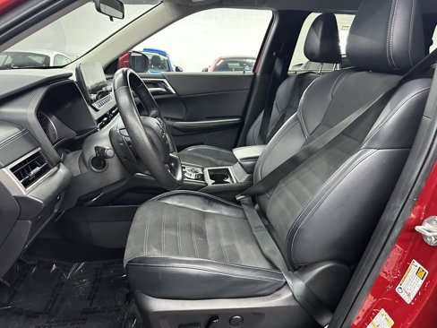 Used 2024 Mitsubishi Outlander SE image 19