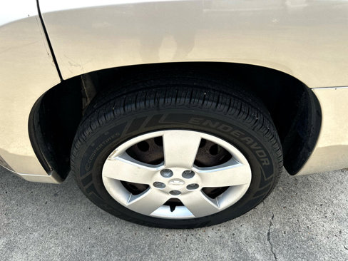 Used 2009 Chevrolet HHR LS image 15