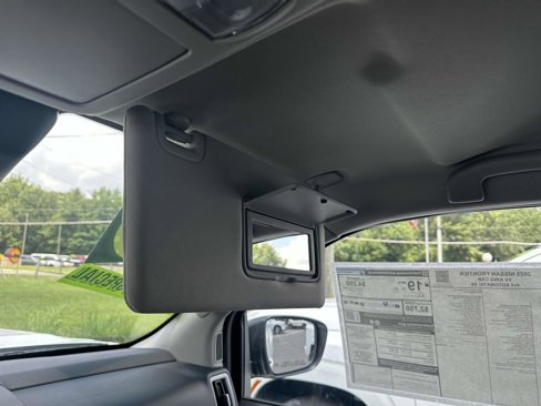 Used 2025 Nissan Frontier SV w/ SV Convenience Package image 14