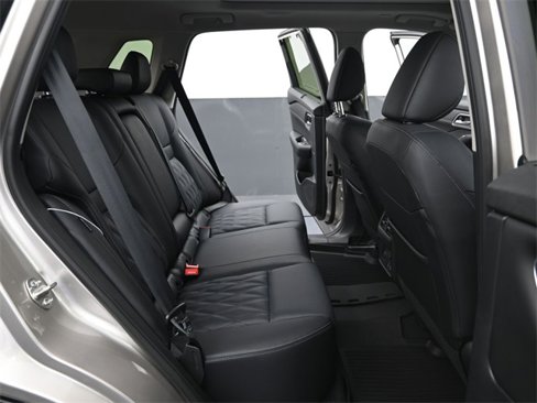 New 2026 Nissan Rogue Platinum image 16