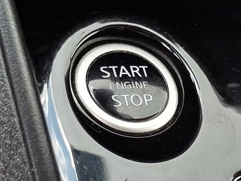 Used 2021 Nissan Versa SV image 25