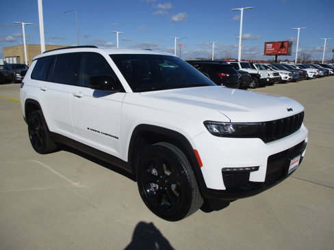 New 2025 Jeep Grand Cherokee L Limited w/ Black Appearance Package image 9