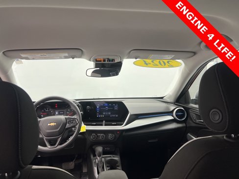 Used 2024 Chevrolet Trax LS image 21
