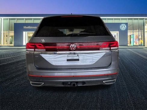 Certified 2024 Volkswagen Atlas SE image 5