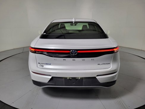 Used 2025 Toyota Crown Platinum image 5