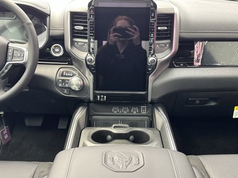 Used 2025 RAM 1500 Laramie w/ Night Edition image 13