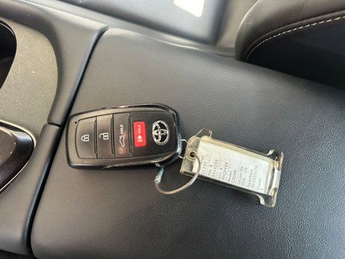 Used 2025 Toyota Crown XLE image 22