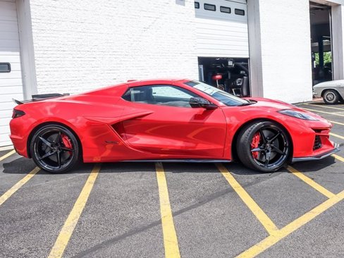 New 2025 Chevrolet Corvette E-Ray image 12