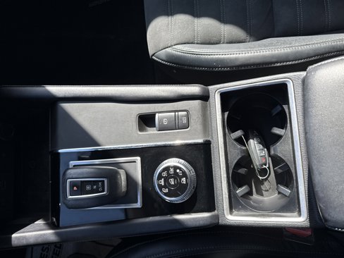 Used 2022 Mitsubishi Outlander SE image 20