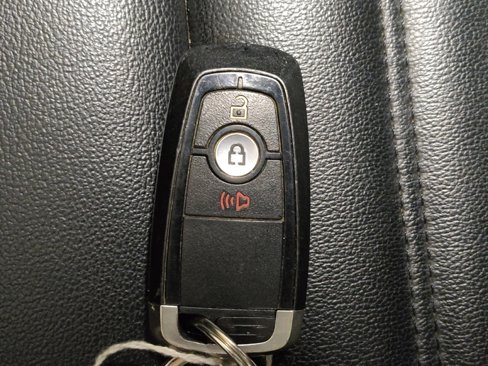 Used 2020 Ford Edge SEL image 32