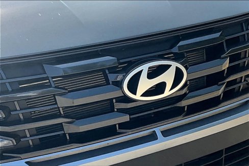 Certified 2025 Hyundai Tucson SE image 28