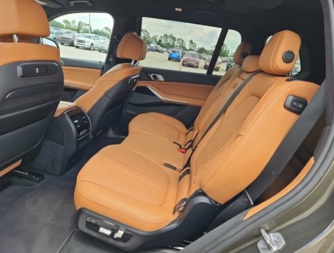 Used 2024 BMW X7 xDrive40i w/ M Sport Package image 5