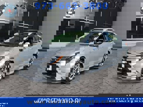 Used 2024 Toyota Corolla LE image 1