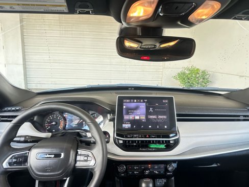 Used 2025 Jeep Compass Limited image 38