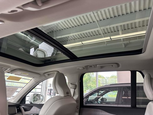 Used 2025 Volvo XC90 B5 Plus w/ Protection Package Premier image 6