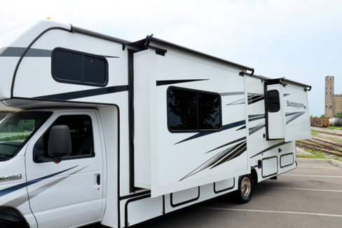 Used 2022 Ford E-450 and Econoline 450 Super Duty w/ Motorhome Prep Package image 71