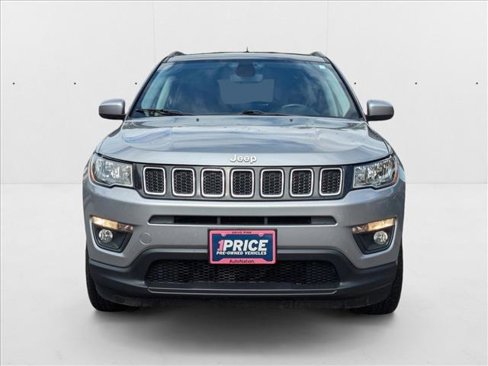 Used 2018 Jeep Compass Latitude image 2