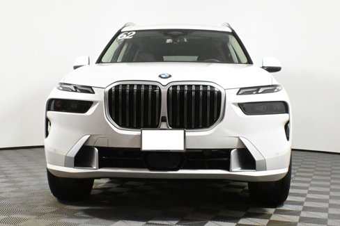 Used 2025 BMW X7 xDrive40i w/ Premium Package image 10