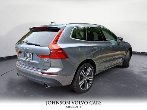 Used 2019 Volvo XC60 T5 Momentum w/ Multimedia Package image 5