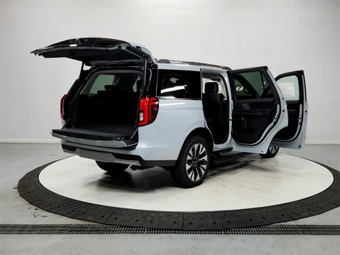 New 2025 Ford Expedition Platinum image 17