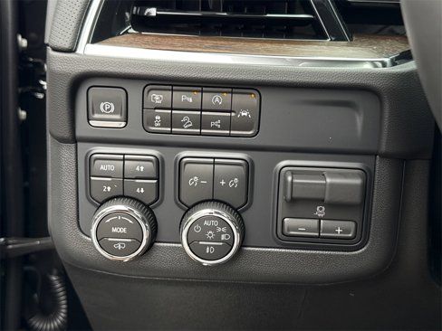 New 2026 Chevrolet Suburban High Country image 36