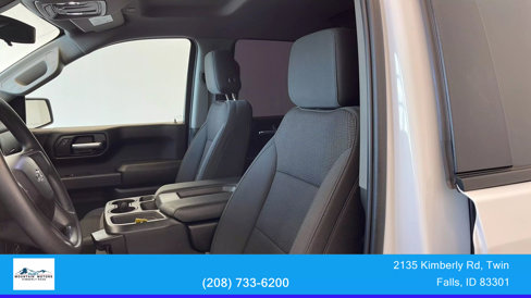Used 2021 Chevrolet Silverado 1500 Custom Trail Boss w/ LPO, Dark Essentials Package image 12