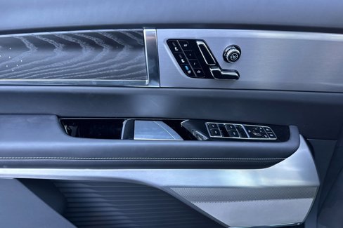 New 2026 Cadillac Vistiq Platinum image 11