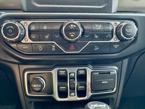 Used 2018 Jeep Wrangler Unlimited Sport S image 33
