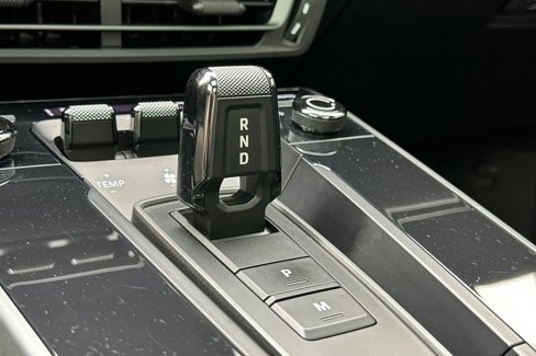 Used 2024 Porsche 911 Carrera image 23