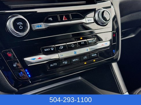 Used 2024 Ford Explorer Limited image 16