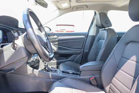 Used 2024 Volkswagen Jetta SE image 18