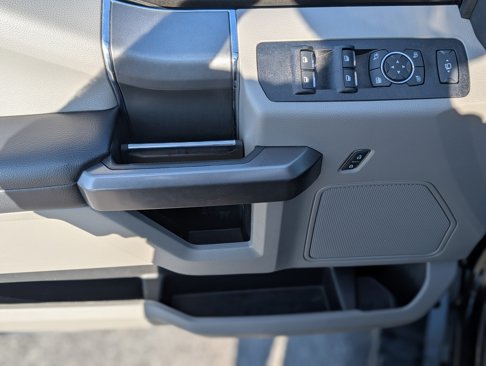 Used 2022 Ford F350 XLT w/ Black Appearance Package image 32