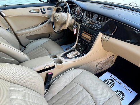Used 2010 Mercedes-Benz CLS 550 w/ Premium I Pkg image 11