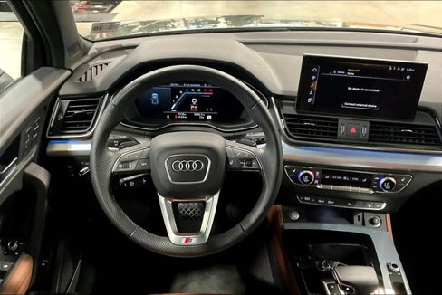 Certified 2025 Audi Q5 2.0T Premium Plus w/ Premium Plus Package image 5