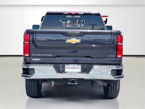 Used 2024 Chevrolet Silverado 3500 LTZ w/ LTZ Convenience Package image 6