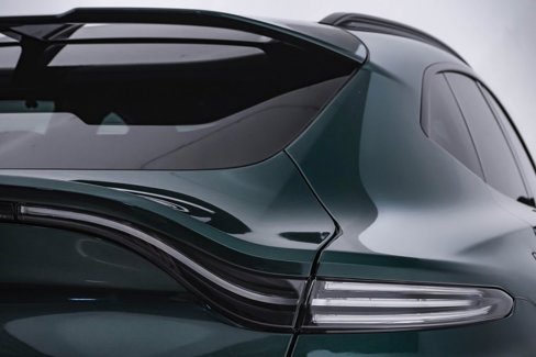 Used 2025 Aston Martin DBX 707 image 12