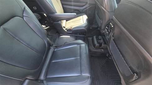 Used 2024 Jeep Grand Cherokee L Limited w/ Black Appearance Package image 26