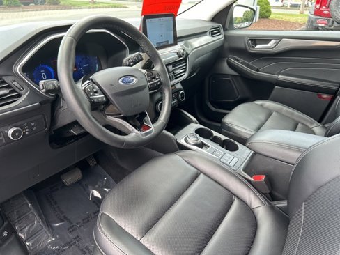 Used 2022 Ford Escape Titanium image 14