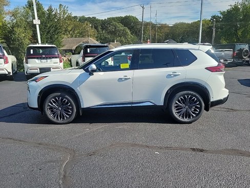New 2026 Nissan Rogue Platinum image 2