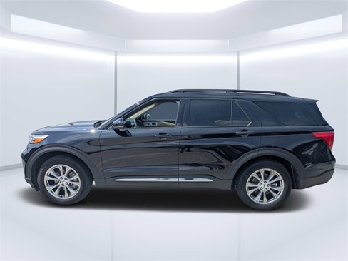Used 2023 Ford Explorer XLT w/ Equipment Group 202A image 6
